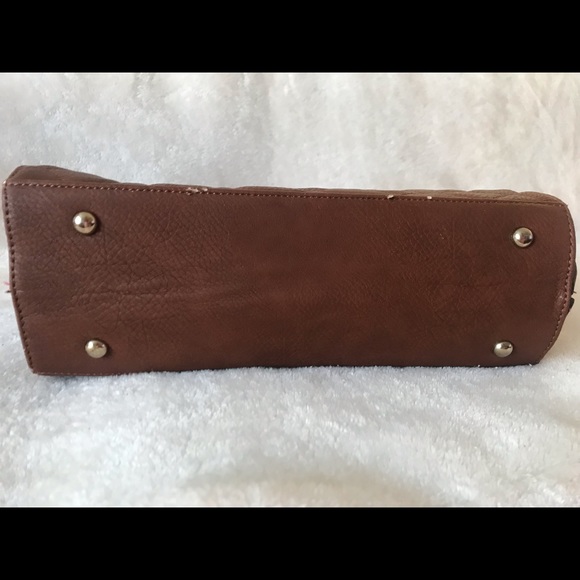 Cute Handbag. Not authentic - Picture 4 of 5